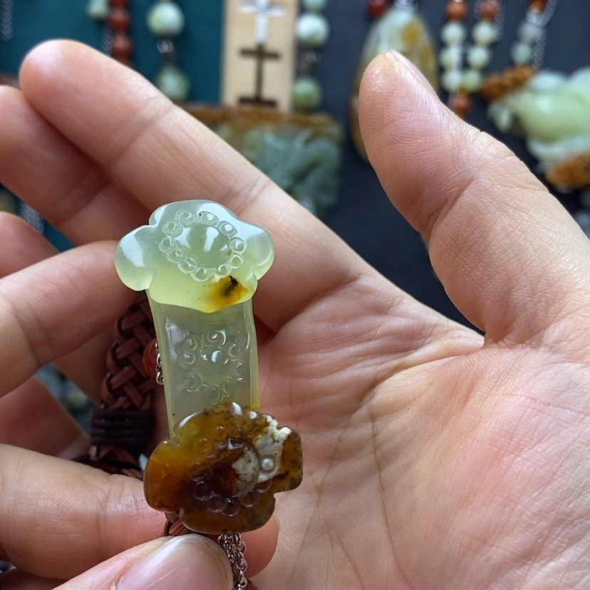【闪购商品】蛇纹石玉手牌未镶嵌恋****蛋