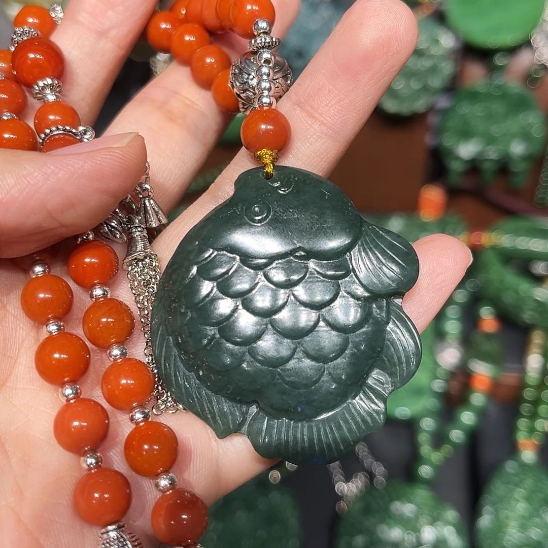 颈饰未镶嵌和田玉（糖玉）