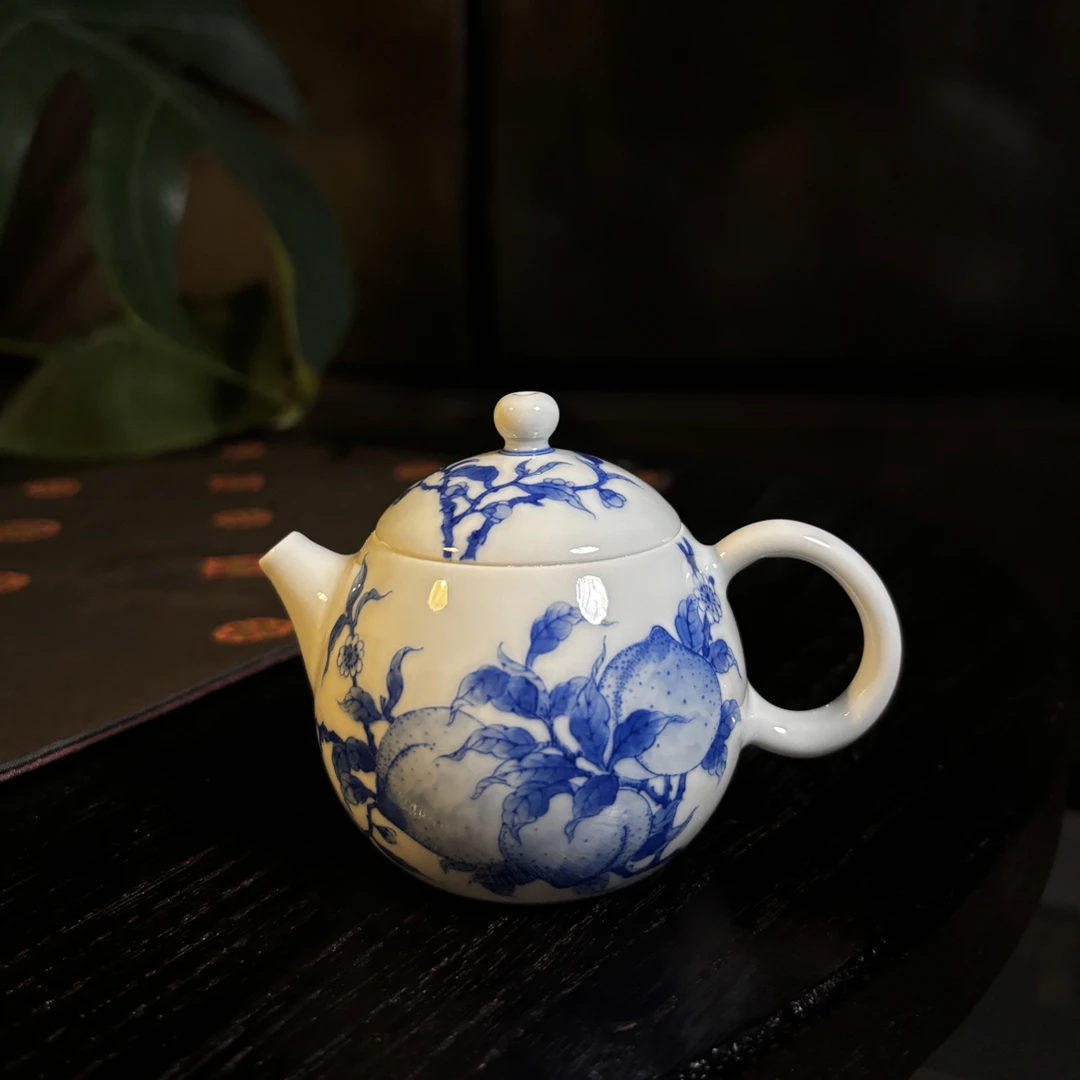 【南风】景德镇纯手绘青花 五桃龙蛋壶 130cc