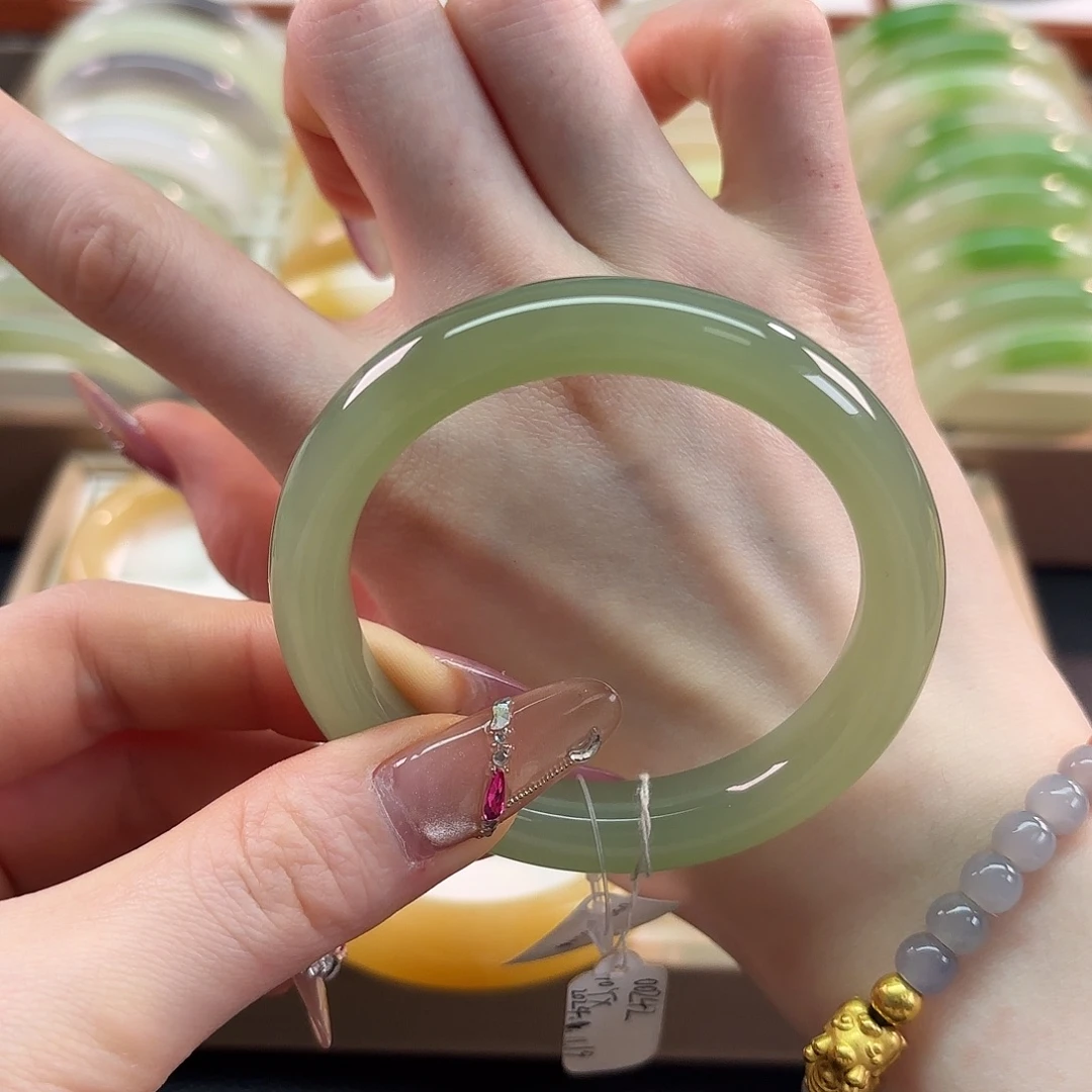 和田玉未镶嵌手镯【冰湖水】