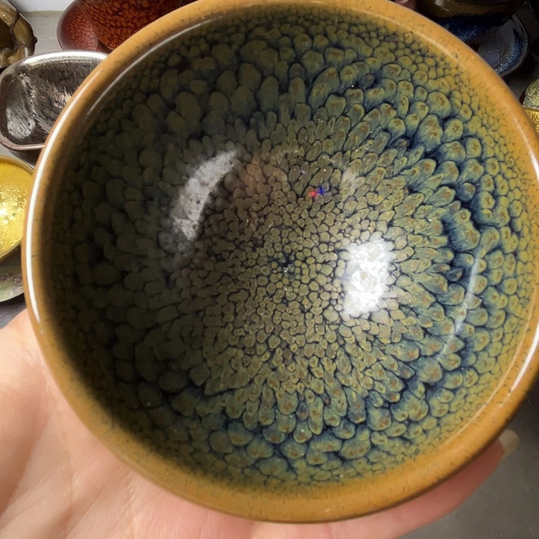 茶盏我在看书的路上遇到他俩