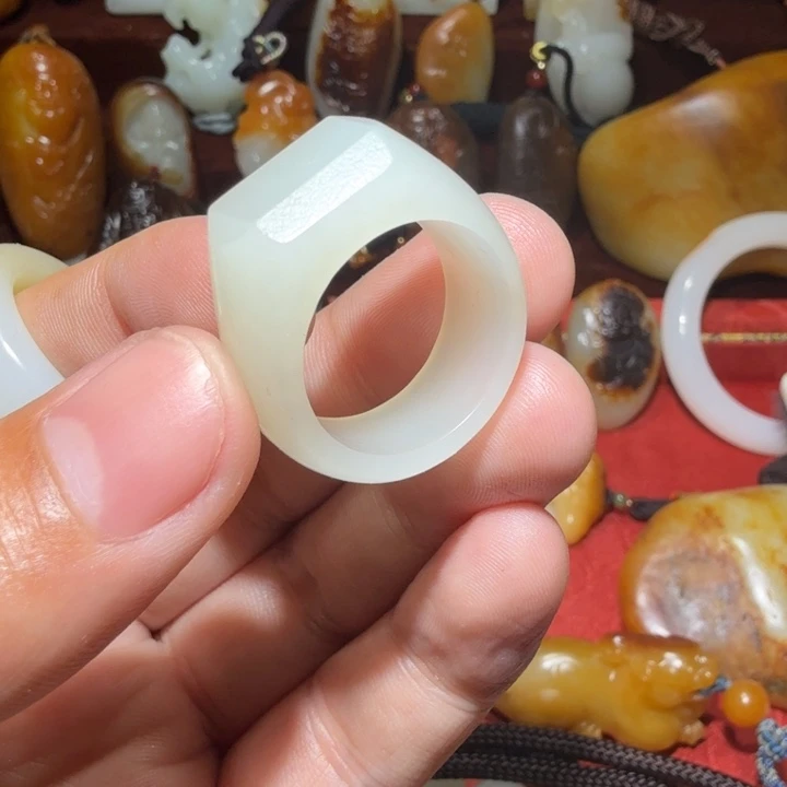 和田玉颈饰未镶嵌清****9