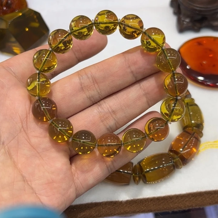辣***雅琥珀颈饰未镶嵌琥珀手串