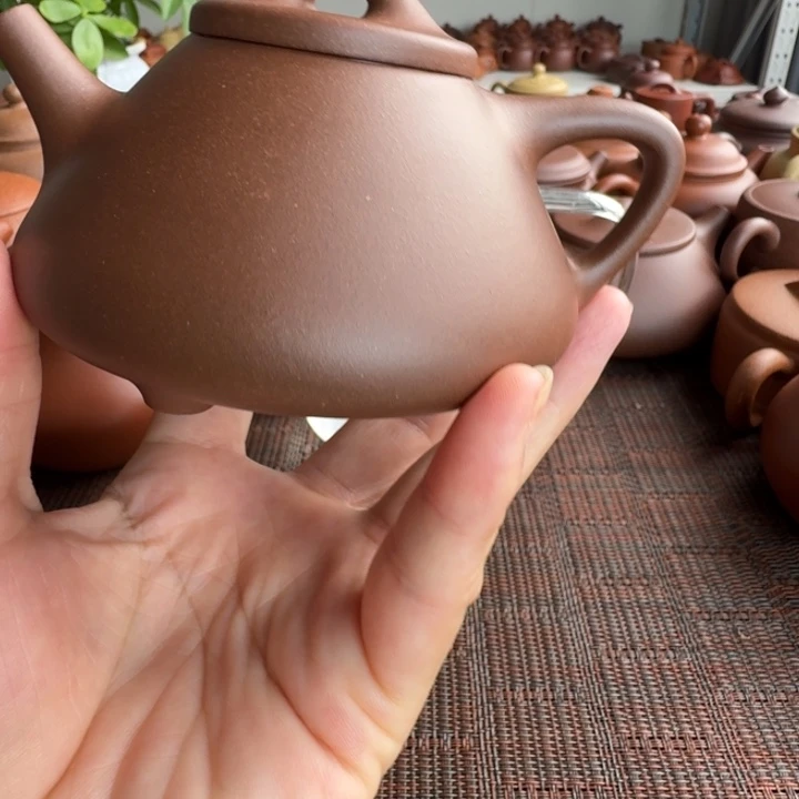 颜***李茶杯紫砂底槽清子冶200cc