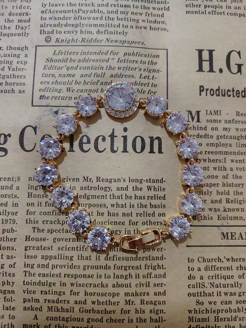 时尚气质经典百搭手链XB72188