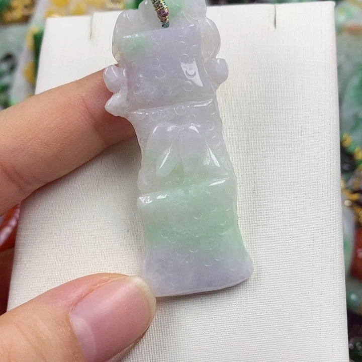 吊坠(赠链)未镶嵌翡翠