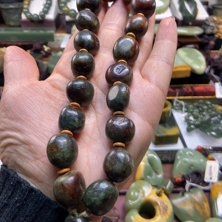 未镶嵌手串岫岩河磨玉（透闪石质玉）