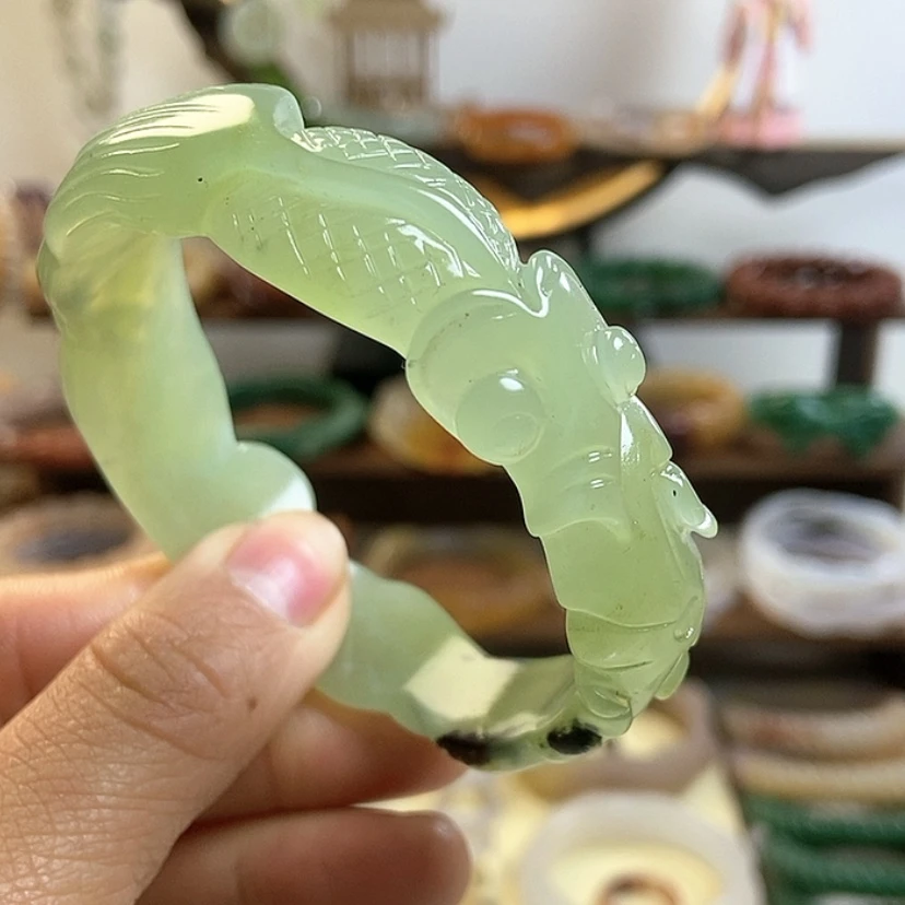 【闪购商品】石英质玉手镯未镶嵌60圈口锦鲤