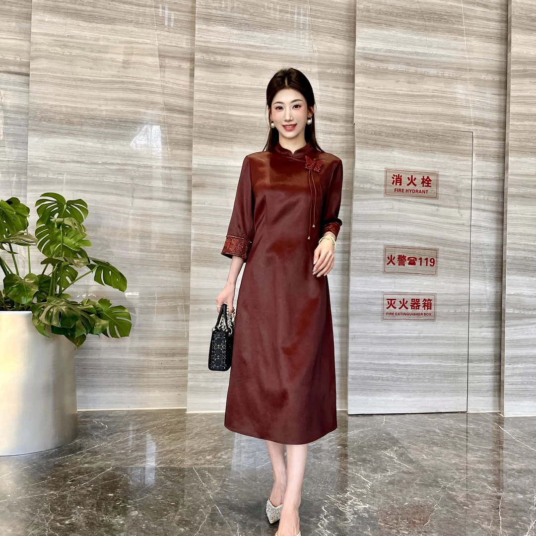 FSSIA景硕｜60姆米重缎红云纱紫檀老料国风刺绣立领旗袍连衣裙5019