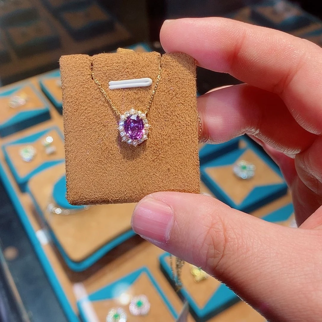 彩色蓝宝石颈饰18K金镶嵌1.5克拉无烧