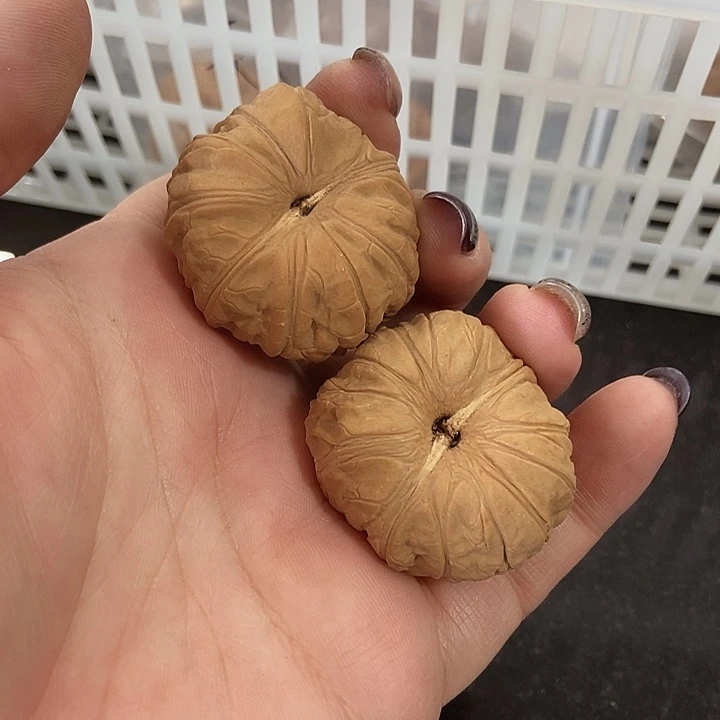 吊坠文玩核桃聚宝盆瑕