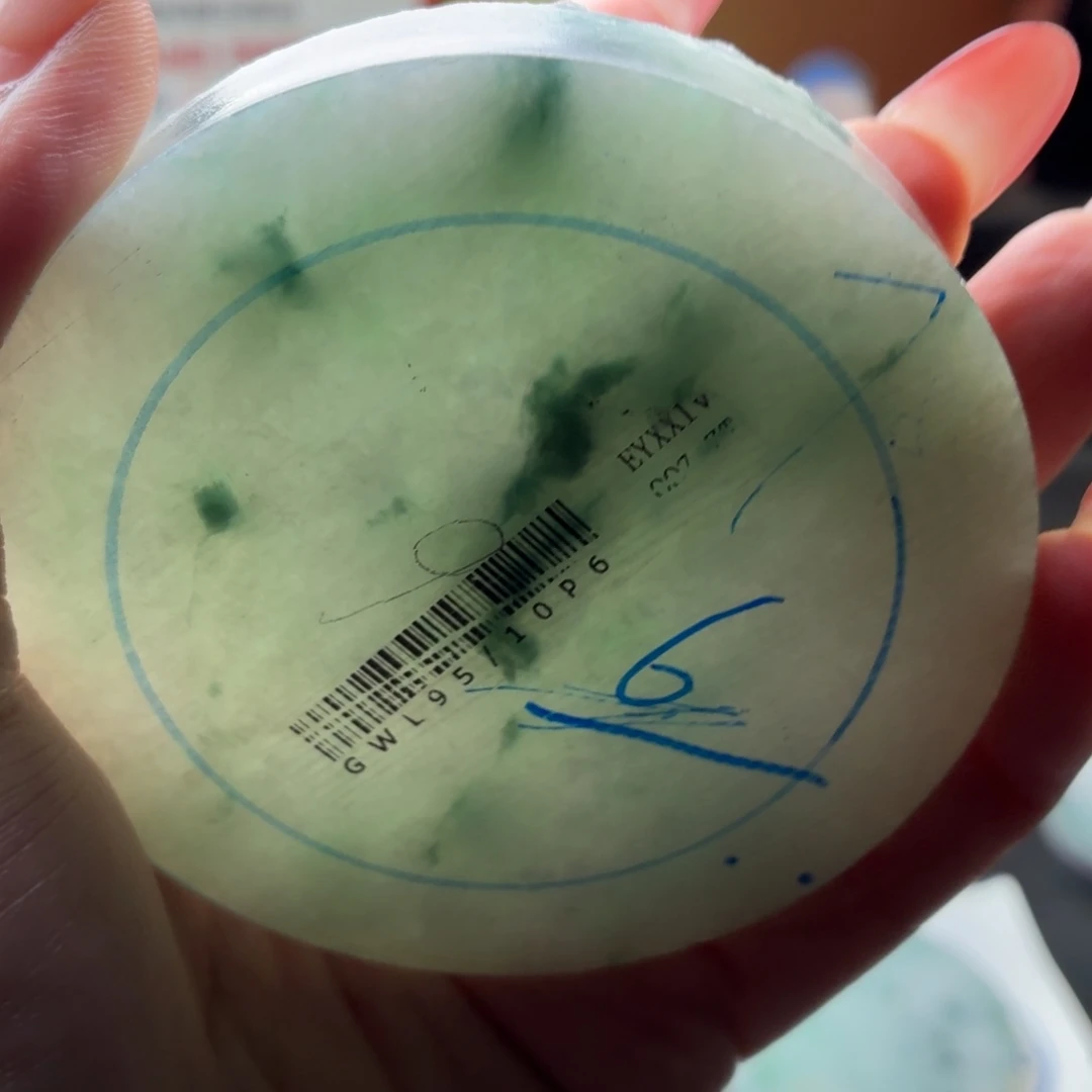 芊***芊定制翡翠未镶嵌翡翠A货多样性发一