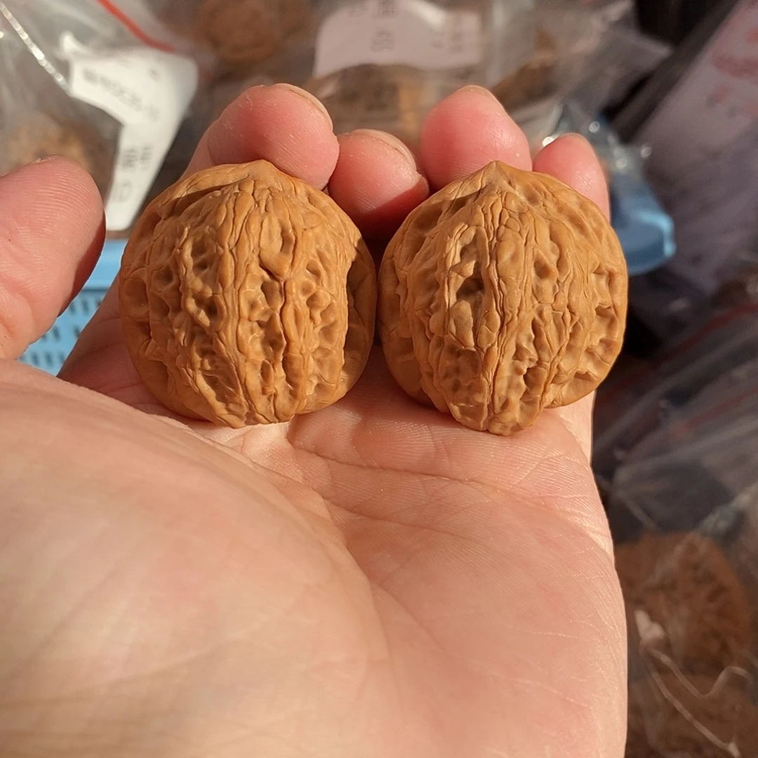 1文玩核桃老象峰35-507