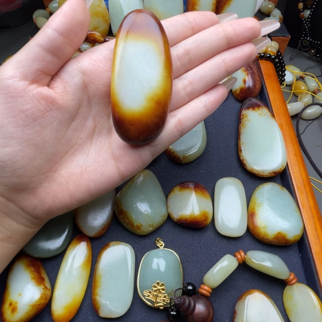 和田玉未镶嵌颈饰安**巅