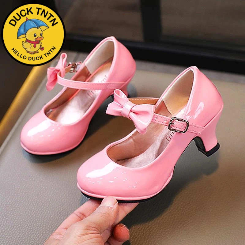 小黄鸭女童高跟鞋2025新款春季儿童主持人小皮鞋女孩宝宝演出走秀