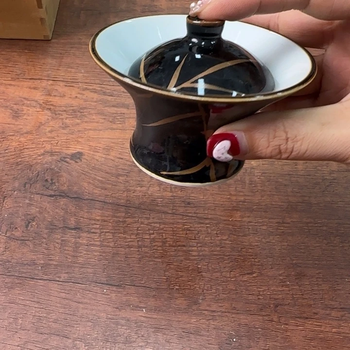 一个陶瓷物件哈哈哈