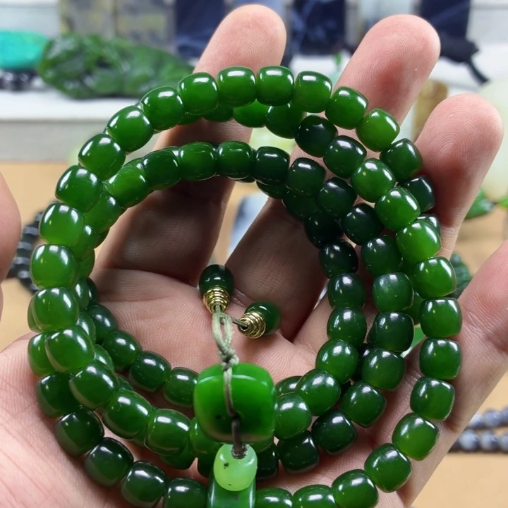 怕***熊颈饰未镶嵌和田玉