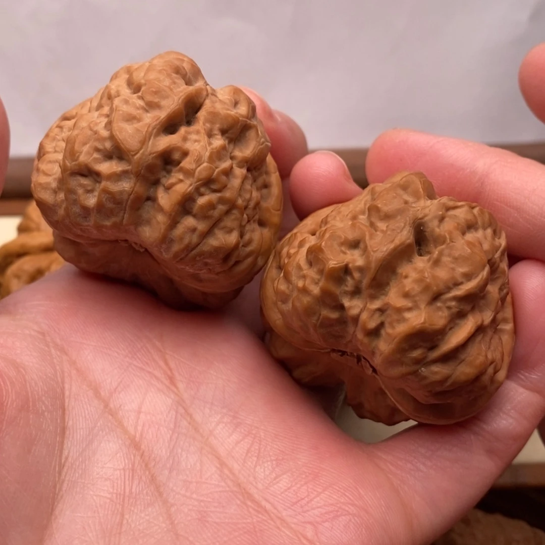 【闪购商品】把件文玩核桃边41左右