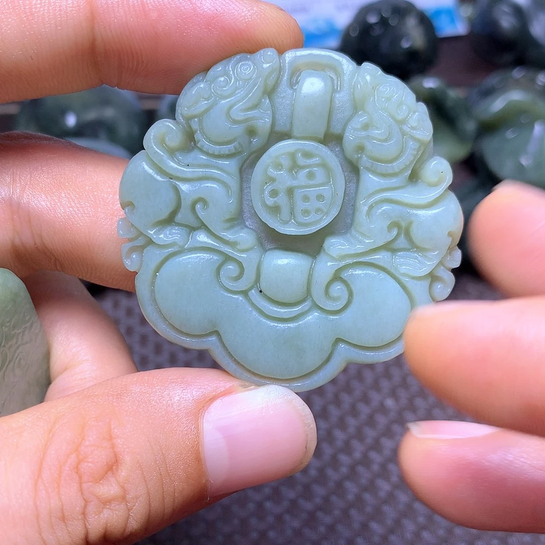 颈饰未镶嵌和田玉
