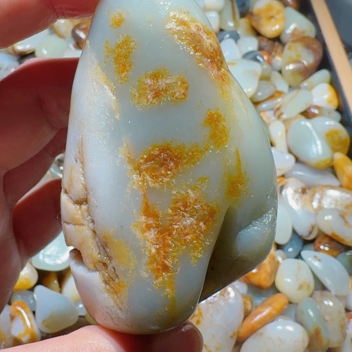 和田玉（糖玉）未镶嵌颈饰179克