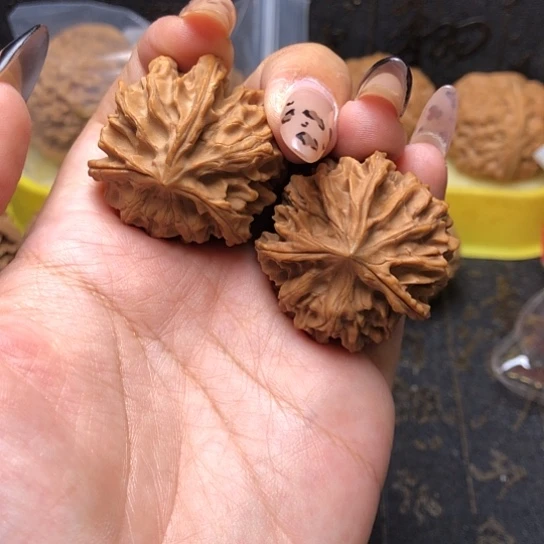 文玩核桃吊坠手捻三棱