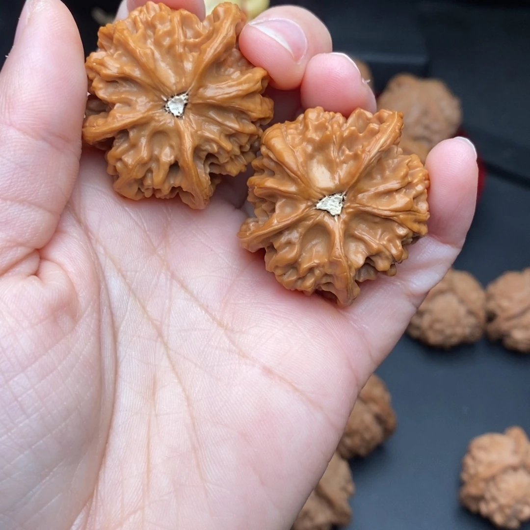 福利文玩核桃盘山三棱修尖打底36