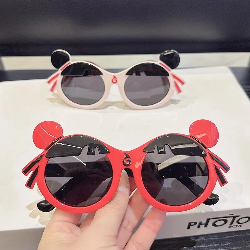 新款儿童墨镜可爱小哪吒卡通太阳镜圆框防紫外线专用眼镜潮流童镜