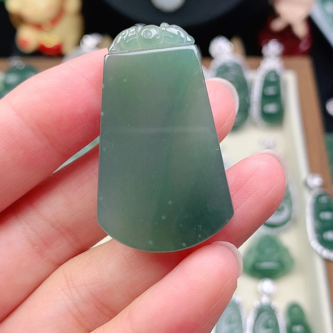 翡翠未镶嵌颈饰吊坠