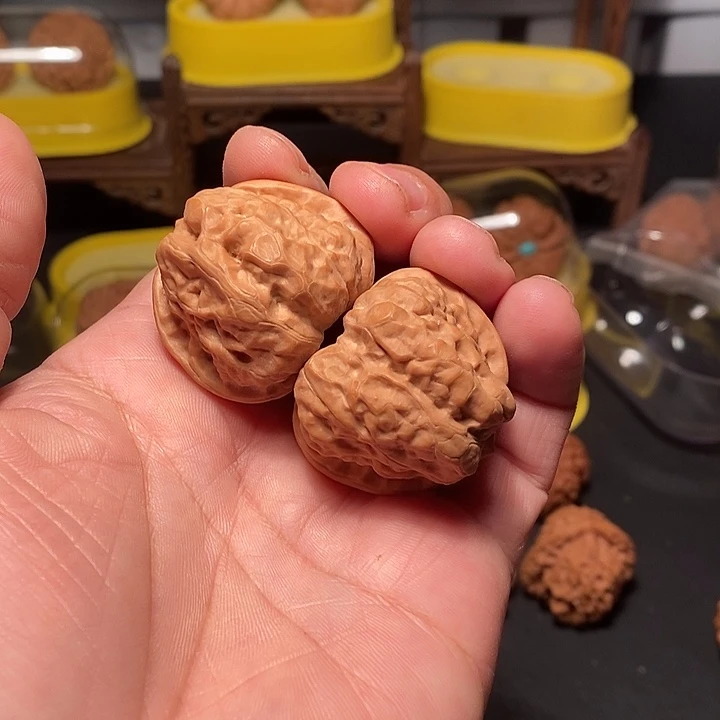 文玩核桃吊坠38.5尺，蛤蟆头