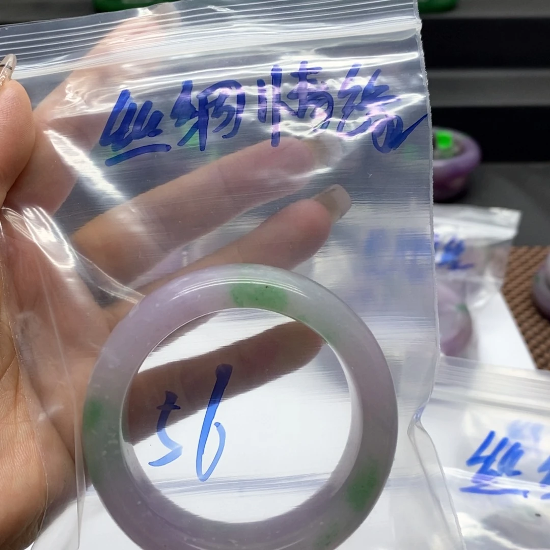 未镶嵌石英质玉珠宝奇石