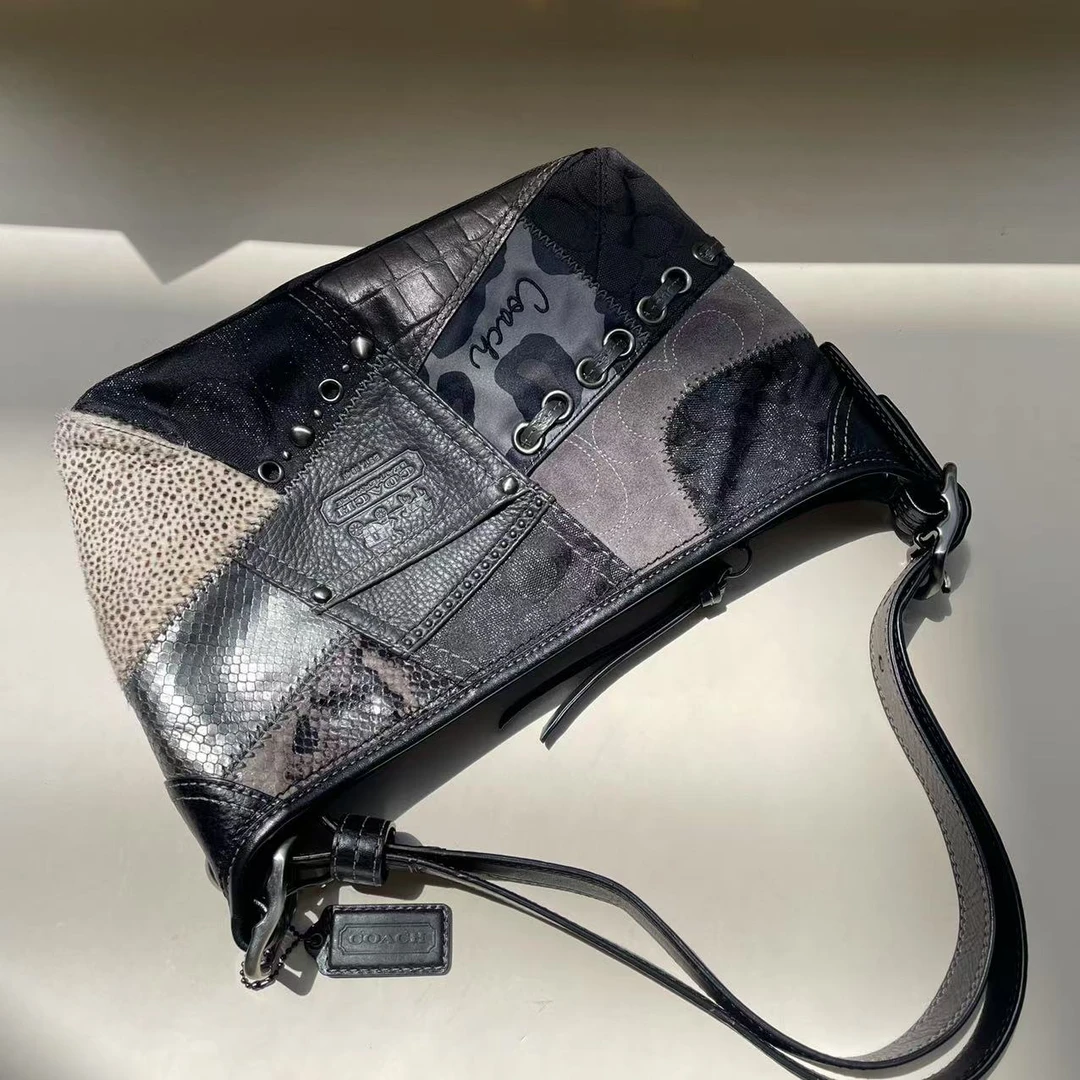 95新 COACH/蔻驰 经典百搭休闲拼接复古太空银灰色单肩斜挎包