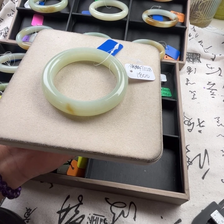 未镶嵌手镯和田玉玲珑美镯57