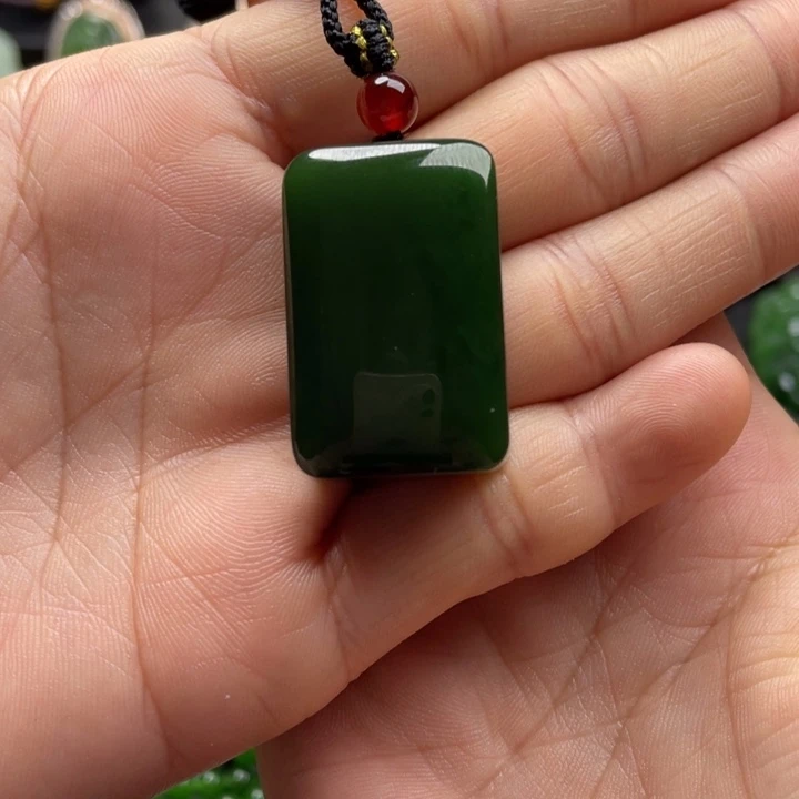 和田玉（碧玉）未镶嵌颈饰