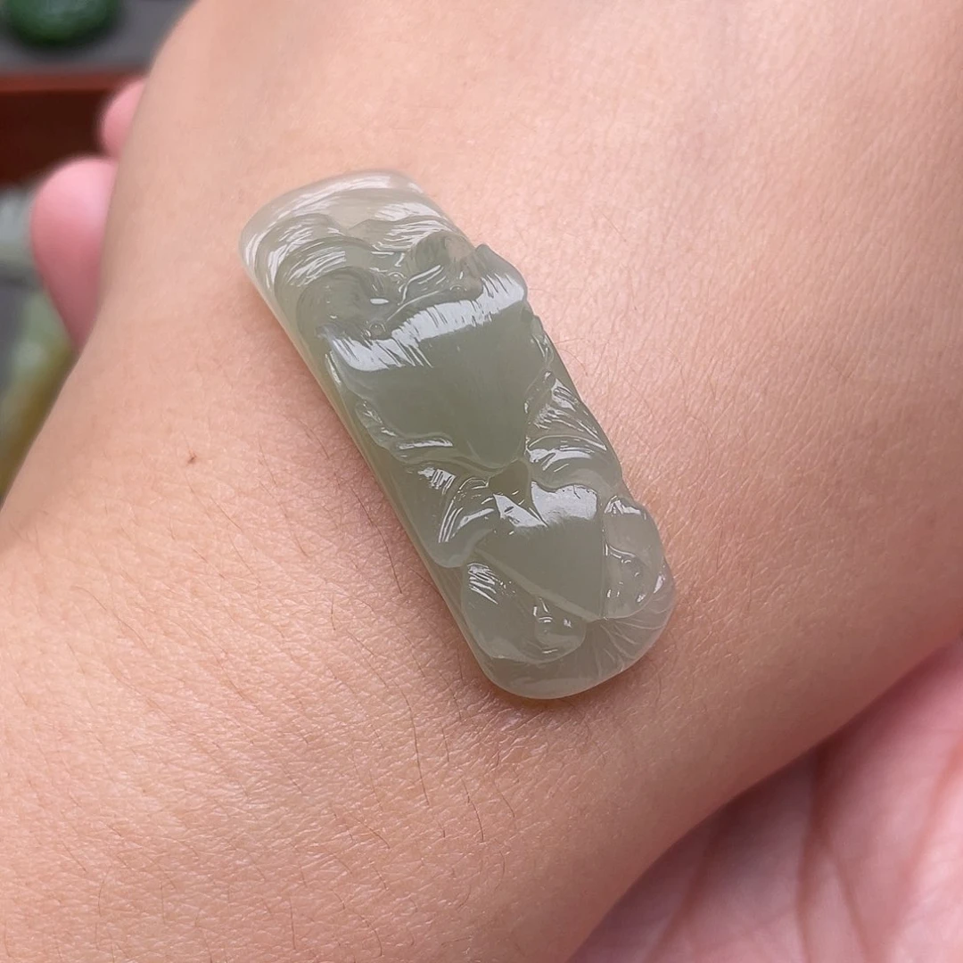 和田玉未镶嵌颈饰幸**猪九尾手牌