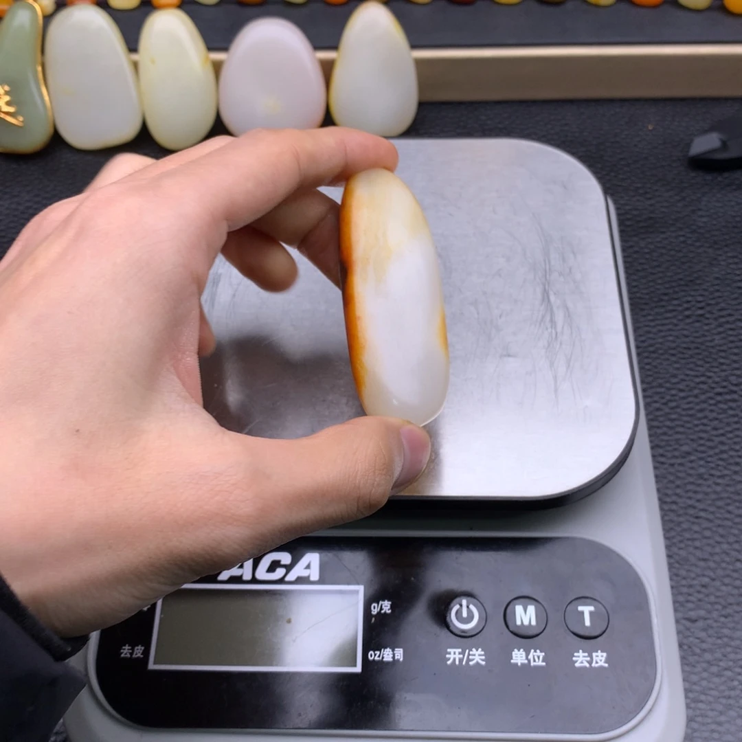 和田玉颈饰未镶嵌“*”