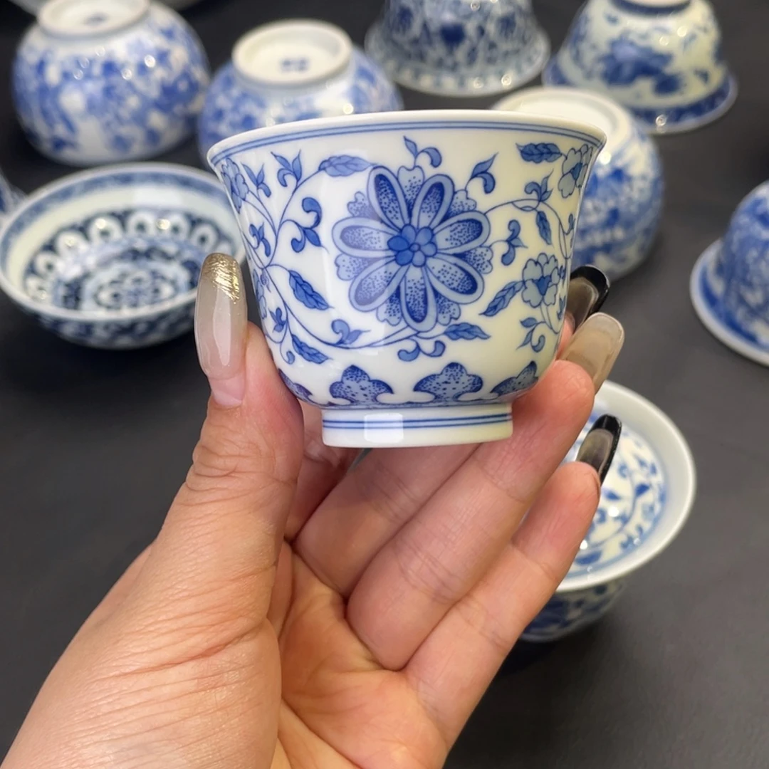 缠枝点工铃铛杯…………………………