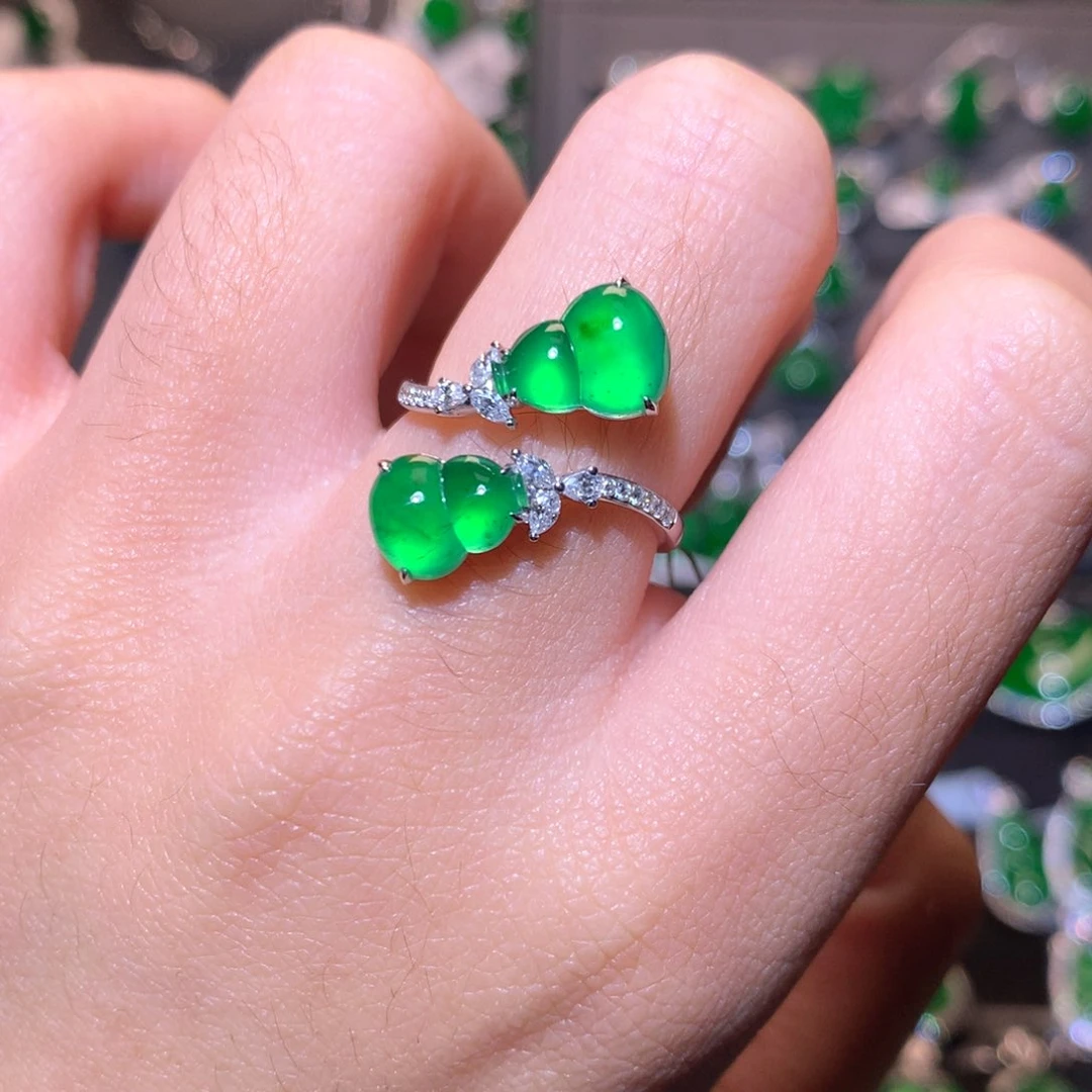 翡翠戒指18K金镶嵌葫芦