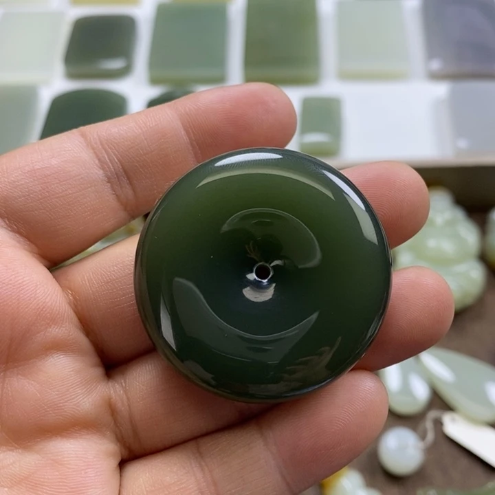 颈饰未镶嵌和田玉（糖玉）C*c