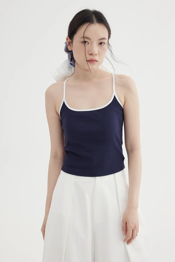 【南希】11575 大U领遮副乳高弹显瘦亲肤撞色吊带背心美背(带胸垫)