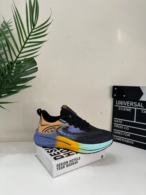 春夏碳板底超轻透气减震跑步鞋单鞋运动鞋休闲时尚飞织网男士跑