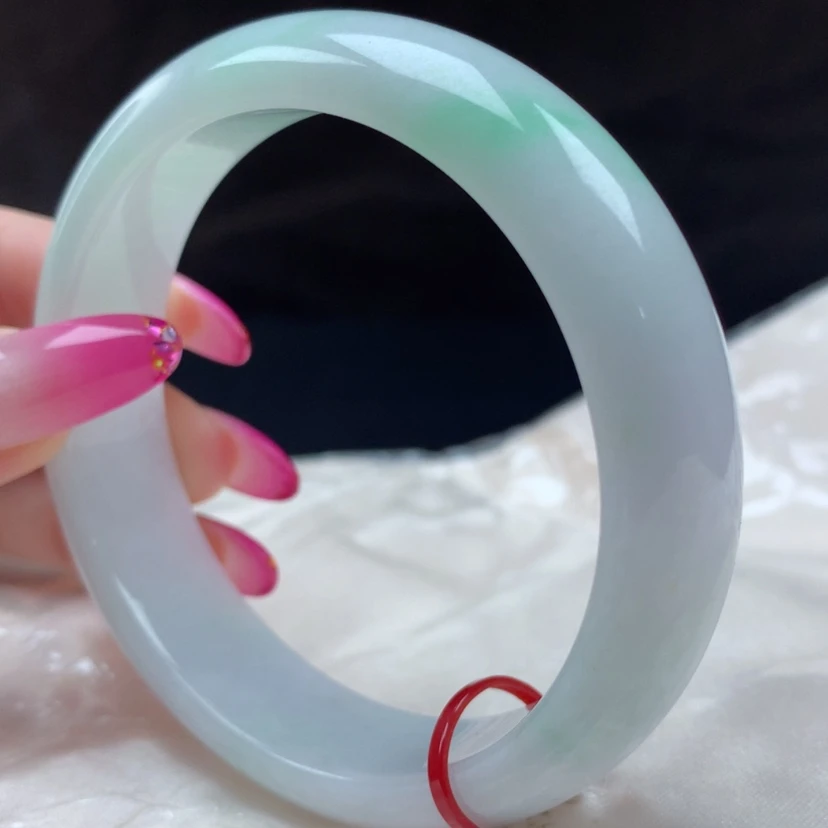 【闪购商品】未镶嵌手镯翡翠小**?97435，