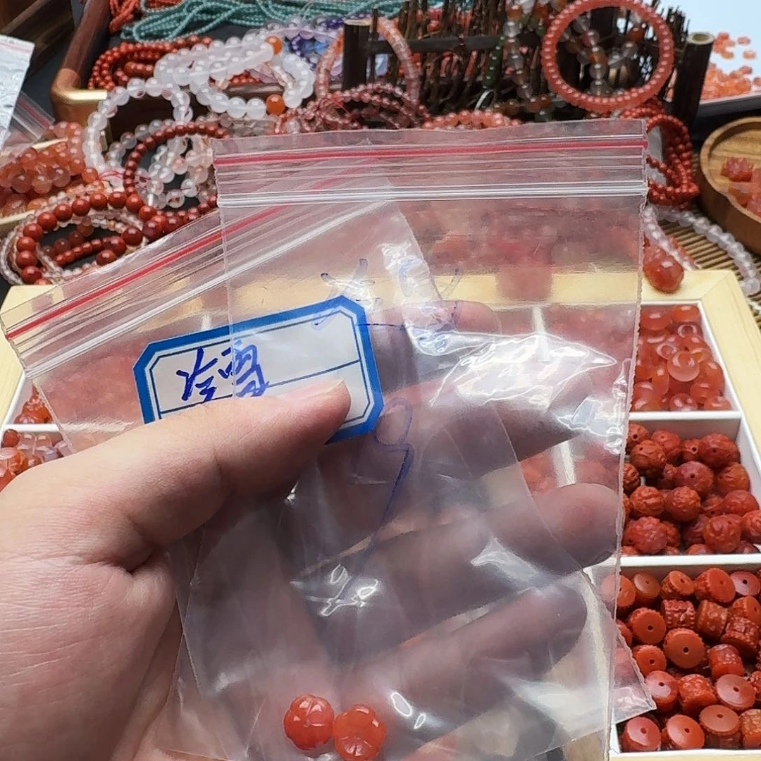 南红玛瑙未镶嵌颈饰