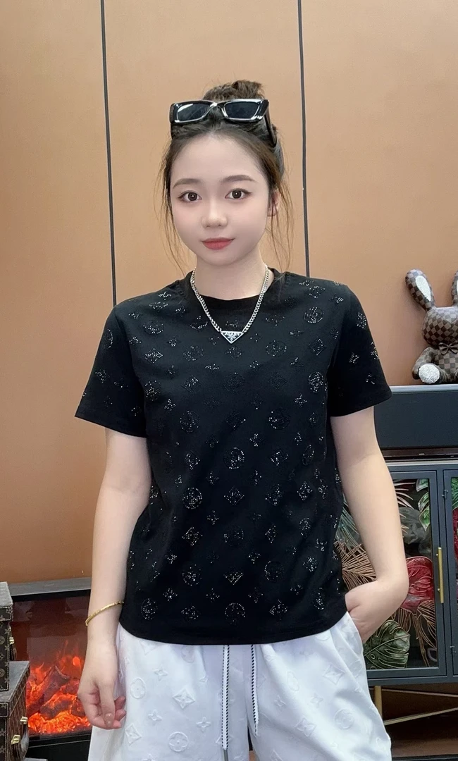 【青春花纹带钻】时尚圆领T恤简约百搭女夏季修身显瘦半袖