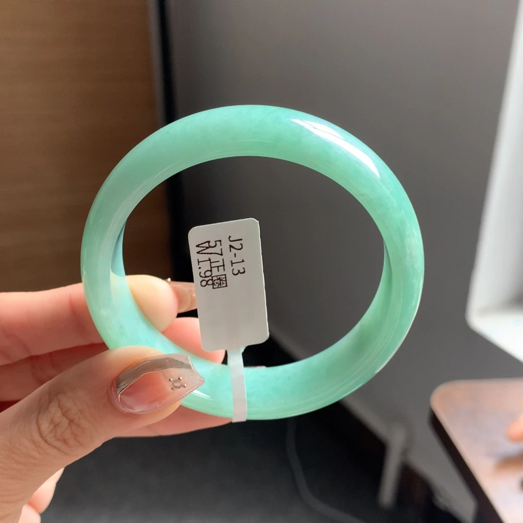 翡翠手镯未镶嵌果绿宽轮胎22号