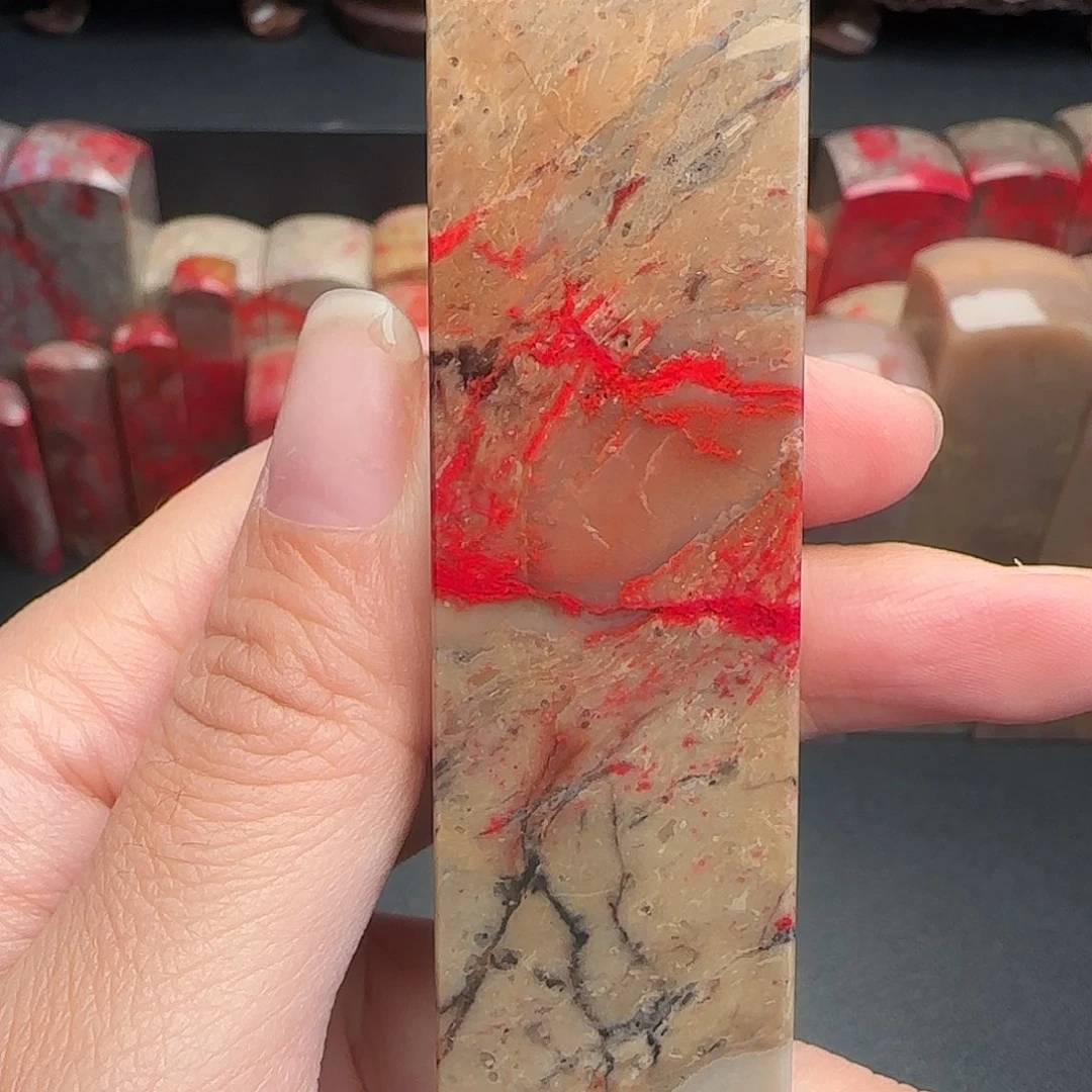 昌化石昌化鸡血石