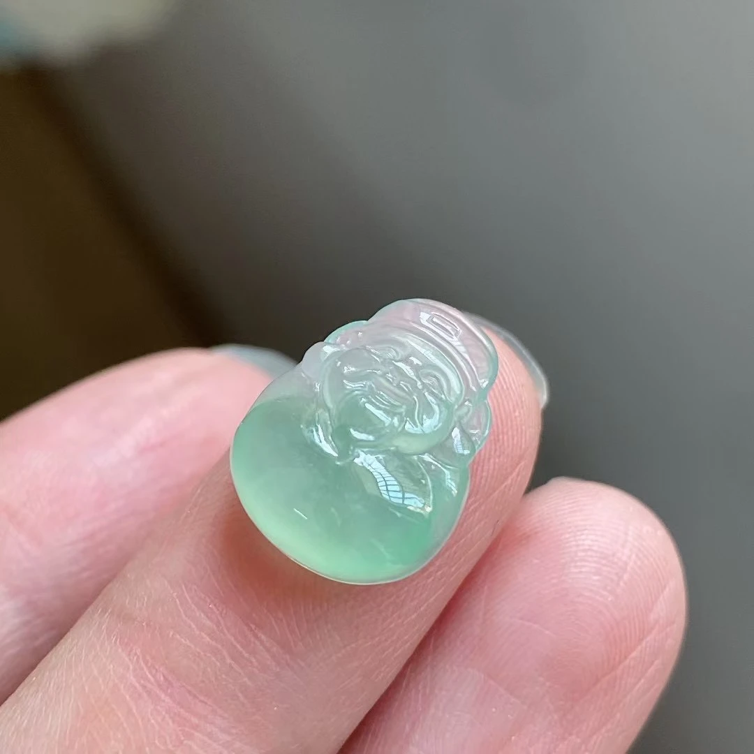 揭阳工天然A货缅甸翡翠冰种甜绿小财神吊坠精美小滴溜挂坠镶嵌