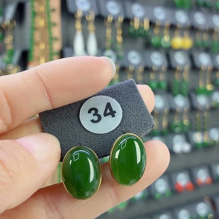 和田玉18K金镶嵌耳饰