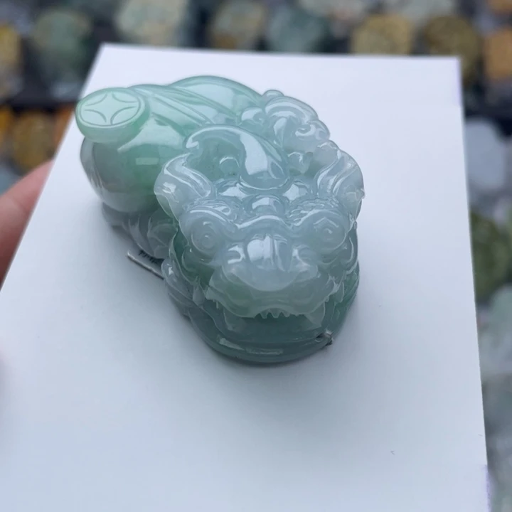 翡翠颈饰未镶嵌貔貅