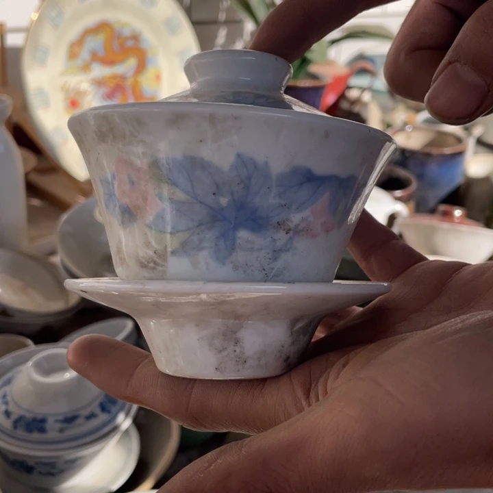 其他盘子碗砂锅都有