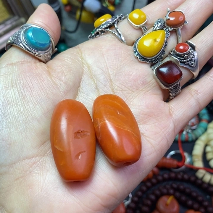 无***语泥塑擦擦的吊坠和